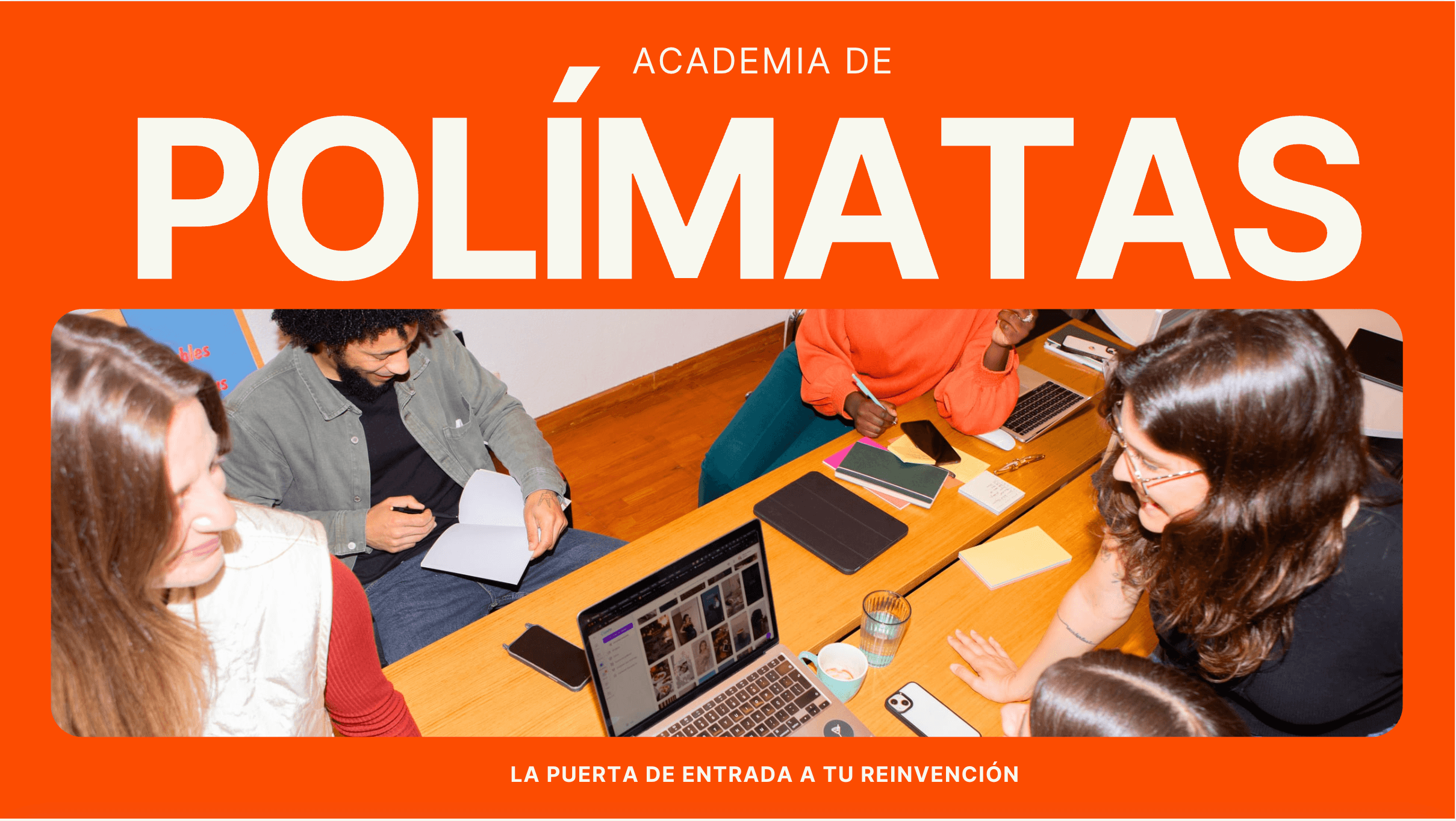 Grupo de personas aprendiendo juntas